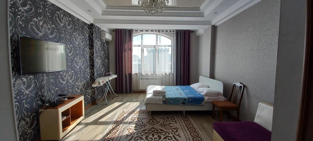 879 Apartment In Bishkek Ngoại thất bức ảnh