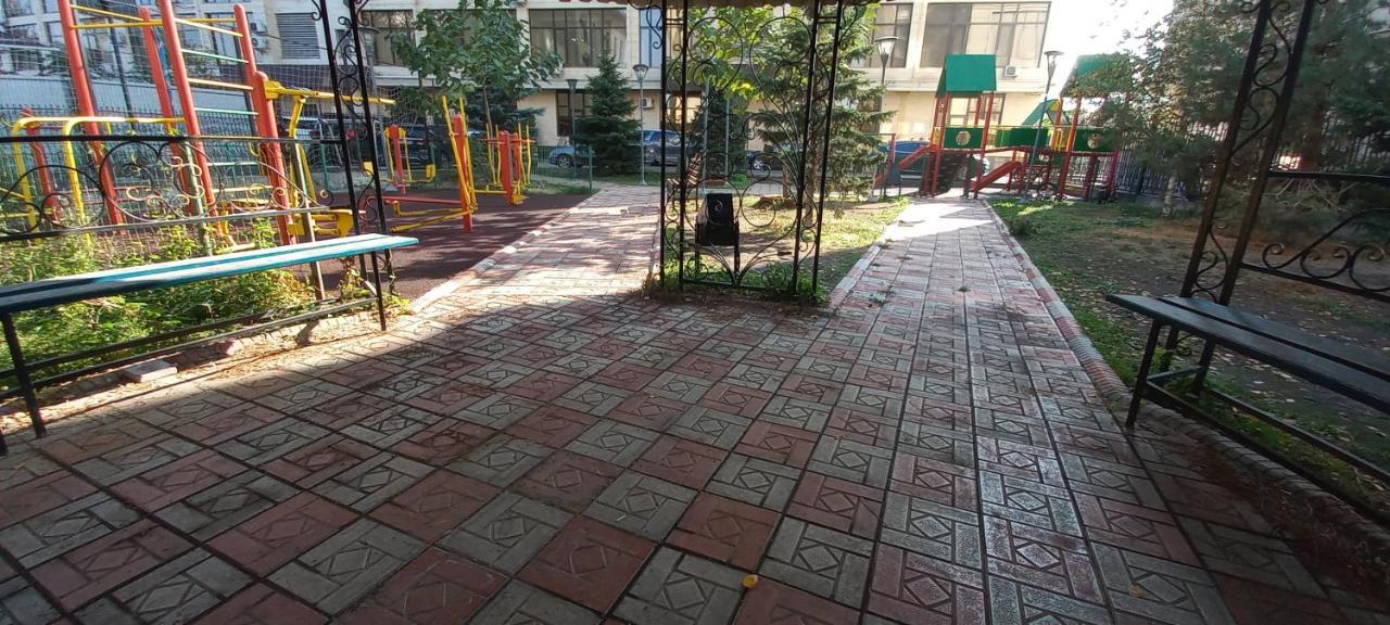 879 Apartment In Bishkek Ngoại thất bức ảnh